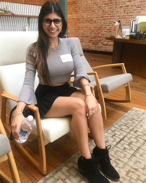 fotos porno de mia khalifa|Mia Khalifa Fotos, Galerías fotográficas & Fotos de desnudos.